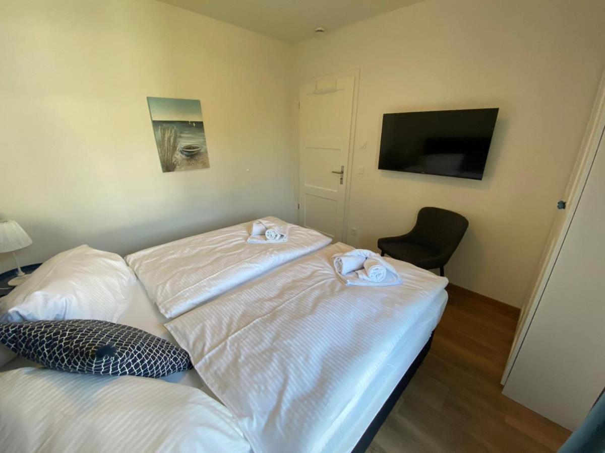 Friesia Urlaub Unterm Reetdach Fuer 4 Pers Terrasse Garten 2 Sz Born Exteriér fotografie